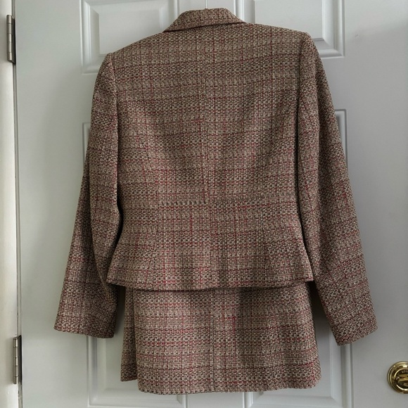 Liz Claiborne Two Piece Vintage Skirt Suit, Size 8 - Picture 8 of 16